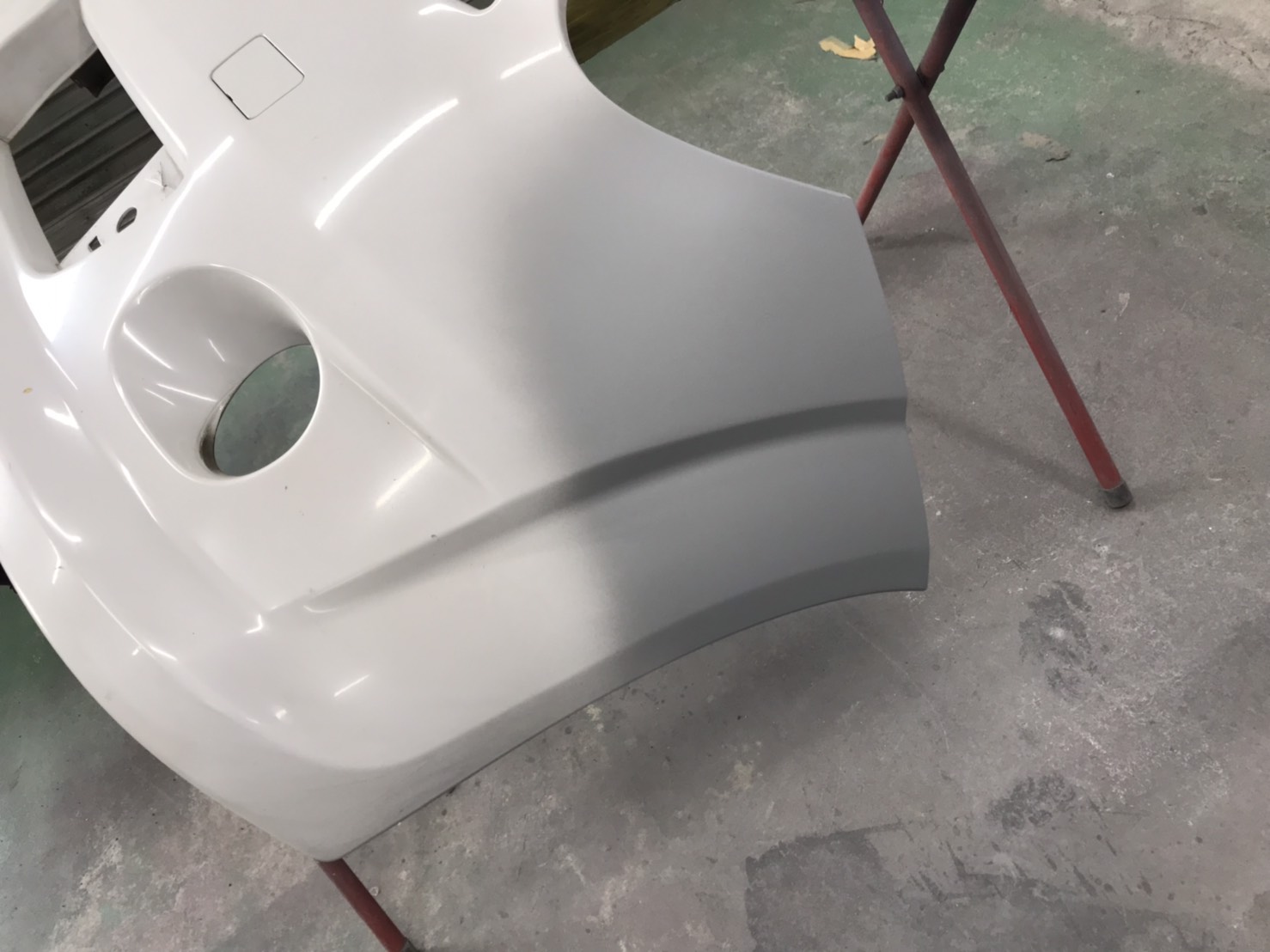 スバル R2 フロントバンパー ドアミラーカバー リアマッドガード 板金塗装 パート1 ティー・ファクトリー